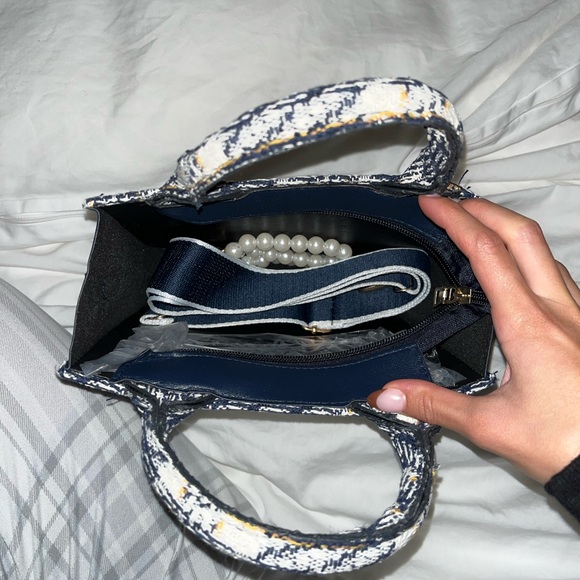 VINTAGE PURSE - Picture 4 of 4